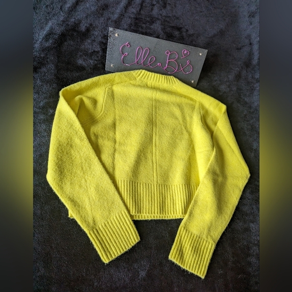 NWT Universal Thread Neon Yellow Sweater M - Picture 4 of 5